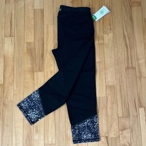 GAIAM Black Leggings with Patterned Cuffs size M